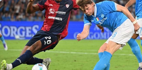 欧冠对决：那不勒斯主场抢分冲前 8，卡拉巴赫残阵死守保资格