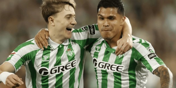 西甲：比利亚雷亚尔VS埃尔切,最新专家扫盘比分预测