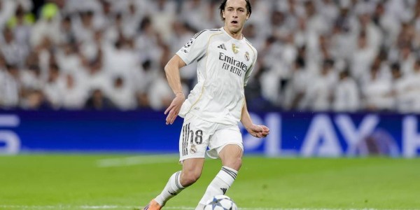 欧冠决赛战术解析：曼城如何在绝境中逆转皇马？