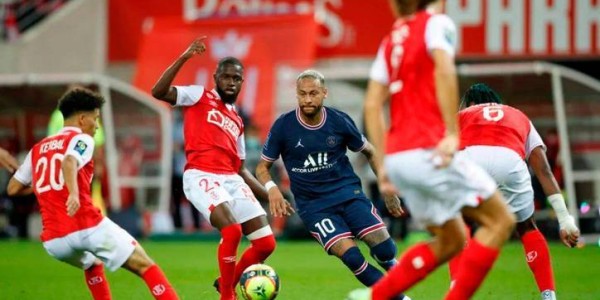 法甲榜首大战：南特VS朗斯，保级队阻击领头羊能否成功？