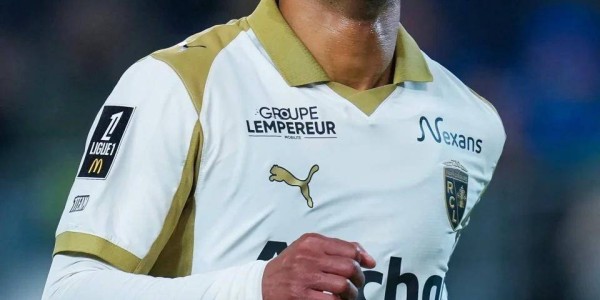 一场5-0，让法甲榜首易主！大黑马一路狂飙，大巴黎又被挤下王座，身价相差11倍